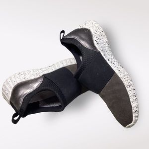 Johnston Murphy Womens Kelly, Black Gray Sneakers, Suede, Size 8.5 M Waterproof